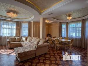 Коттедж 367м², 3-этажный, участок 11 сот.  
