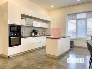 Дом 239м&sup2;, 2-этажный, участок 6 сот.  