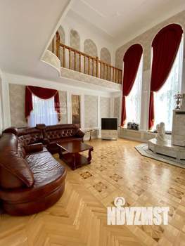 Дом 650м², 3-этажный, участок 18 сот.  