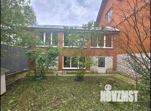 Дом 350м², 3-этажный, участок 12 сот.  