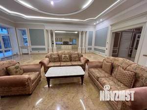 Коттедж 1256м&sup2;, 3-этажный, участок 70 сот.  