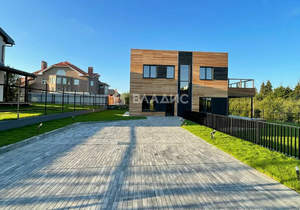 Дом 250м², 2-этажный, участок 10 сот.  