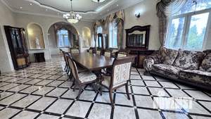 Коттедж 445м², 3-этажный, участок 30 сот.  