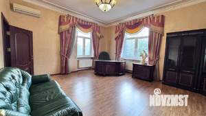 Коттедж 445м², 3-этажный, участок 15 сот.  