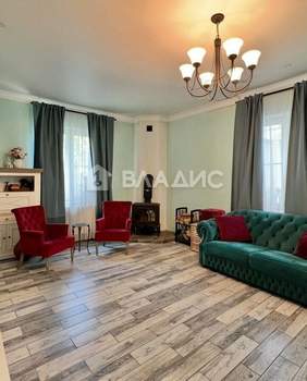 Дом 270м², 2-этажный, участок 9 сот.  