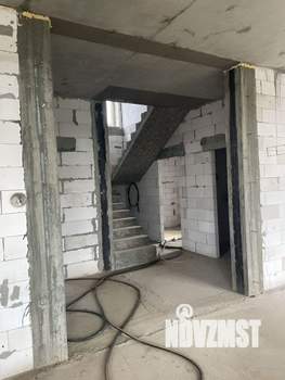 Дом 220м², 2-этажный, участок 6 сот.  