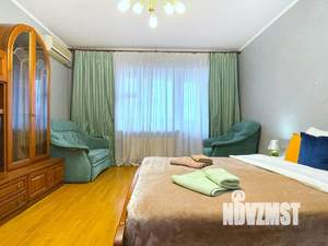 1-к квартира, посуточно, 65м2, 11/16 этаж