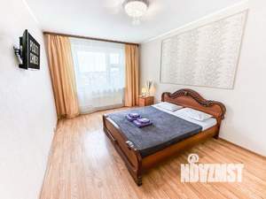 3-к квартира, посуточно, 84м2, 1/1 этаж