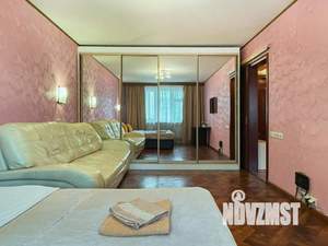 1-к квартира, посуточно, 50м2, 1/1 этаж