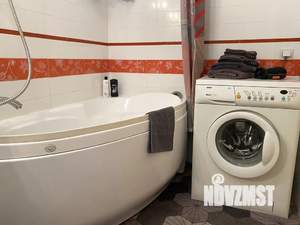 Студия квартира, посуточно, 36м2, 1/7 этаж