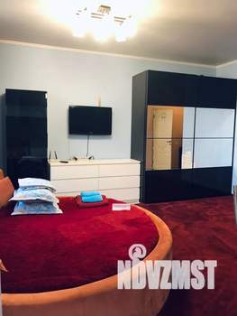 Студия квартира, посуточно, 45м2, 12/17 этаж