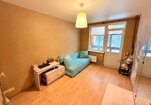 2-к квартира, вторичка, 65м2, 1/4 этаж