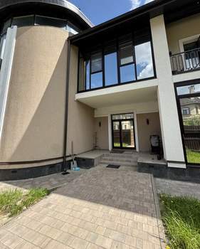 3-к квартира, вторичка, 140м2, 1/3 этаж