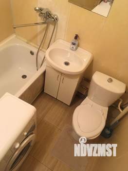 2-к квартира, вторичка, 38м2, 1/9 этаж