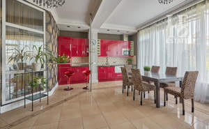 4-к квартира, вторичка, 210м2, 4/4 этаж