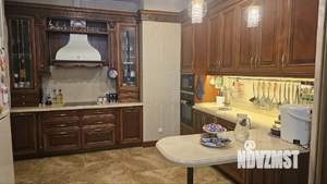 4-к квартира, вторичка, 141м2, 2/5 этаж