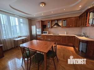 4-к квартира, вторичка, 130м2, 7/11 этаж