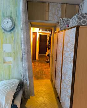 3-к квартира, вторичка, 57м2, 1/9 этаж