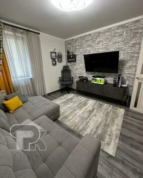 2-к квартира, вторичка, 53м2, 1/4 этаж