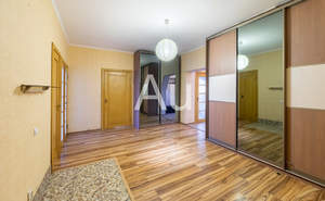 4-к квартира, вторичка, 121м2, 10/17 этаж