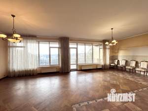 4-к квартира, вторичка, 280м2, 2/3 этаж