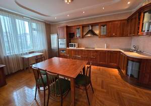 4-к квартира, вторичка, 130м2, 7/11 этаж
