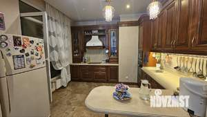 4-к квартира, вторичка, 141м2, 2/5 этаж