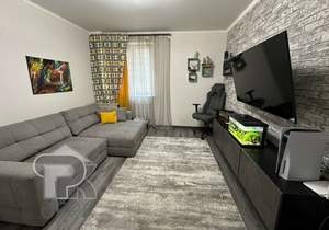 2-к квартира, вторичка, 53м2, 1/4 этаж