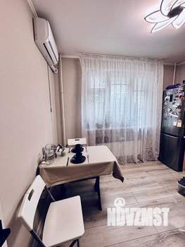 2-к квартира, вторичка, 54м2, 1/25 этаж