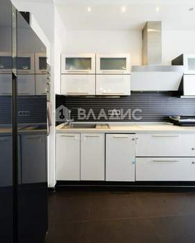3-к квартира, вторичка, 121м2, 8/8 этаж