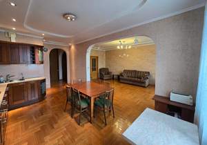 4-к квартира, вторичка, 130м2, 7/11 этаж