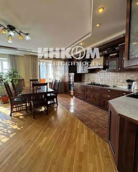 4-к квартира, вторичка, 210м2, 6/7 этаж