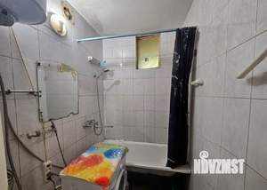 2-к квартира, вторичка, 43м2, 1/4 этаж