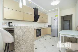 2-к квартира, вторичка, 68м2, 15/26 этаж