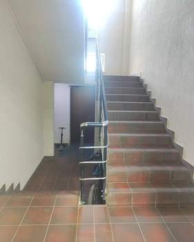 2-к квартира, вторичка, 43м2, 1/4 этаж