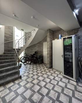 3-к квартира, вторичка, 140м2, 1/3 этаж