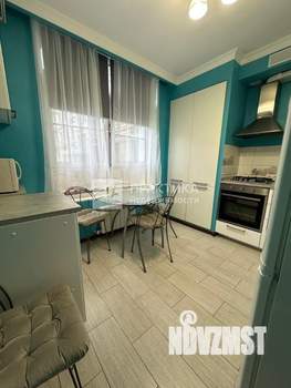 2-к квартира, вторичка, 65м2, 1/4 этаж