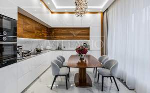 4-к квартира, вторичка, 152м2, 8/8 этаж